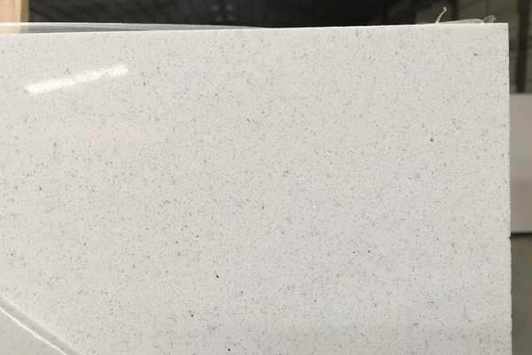 tiny mirror white quartz counter top