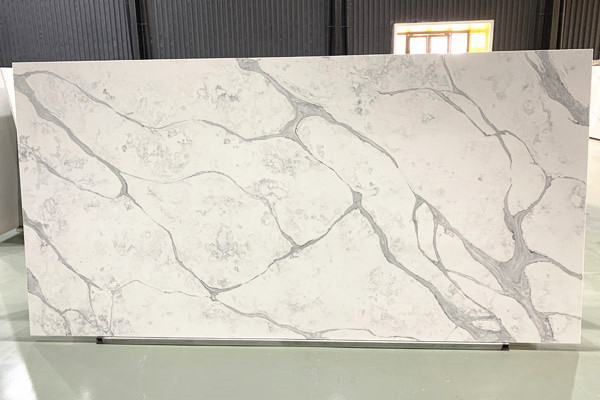 quartz slabs cloudy vein 